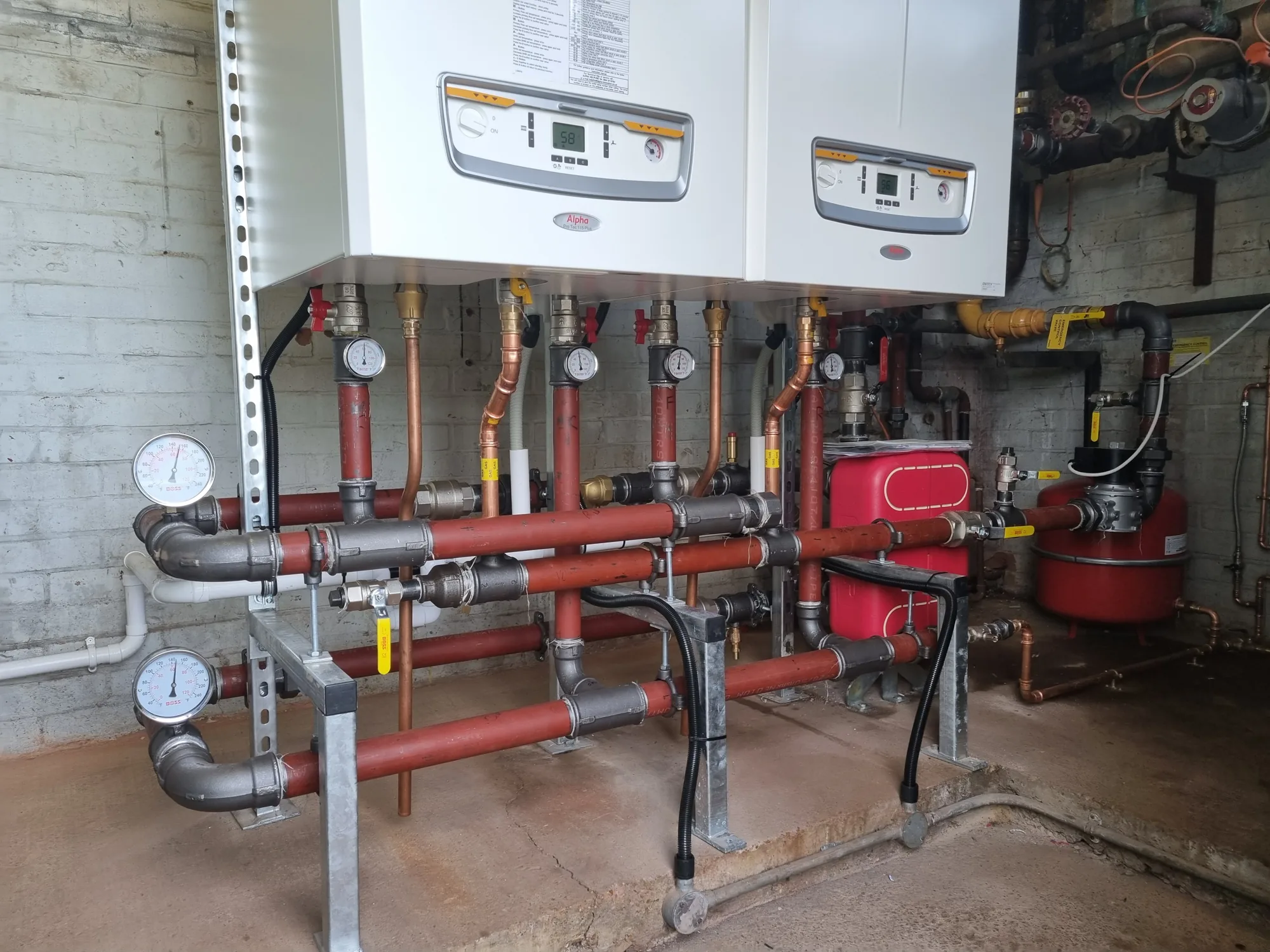 Commercial heating pipework and pressurisation in a plant room
